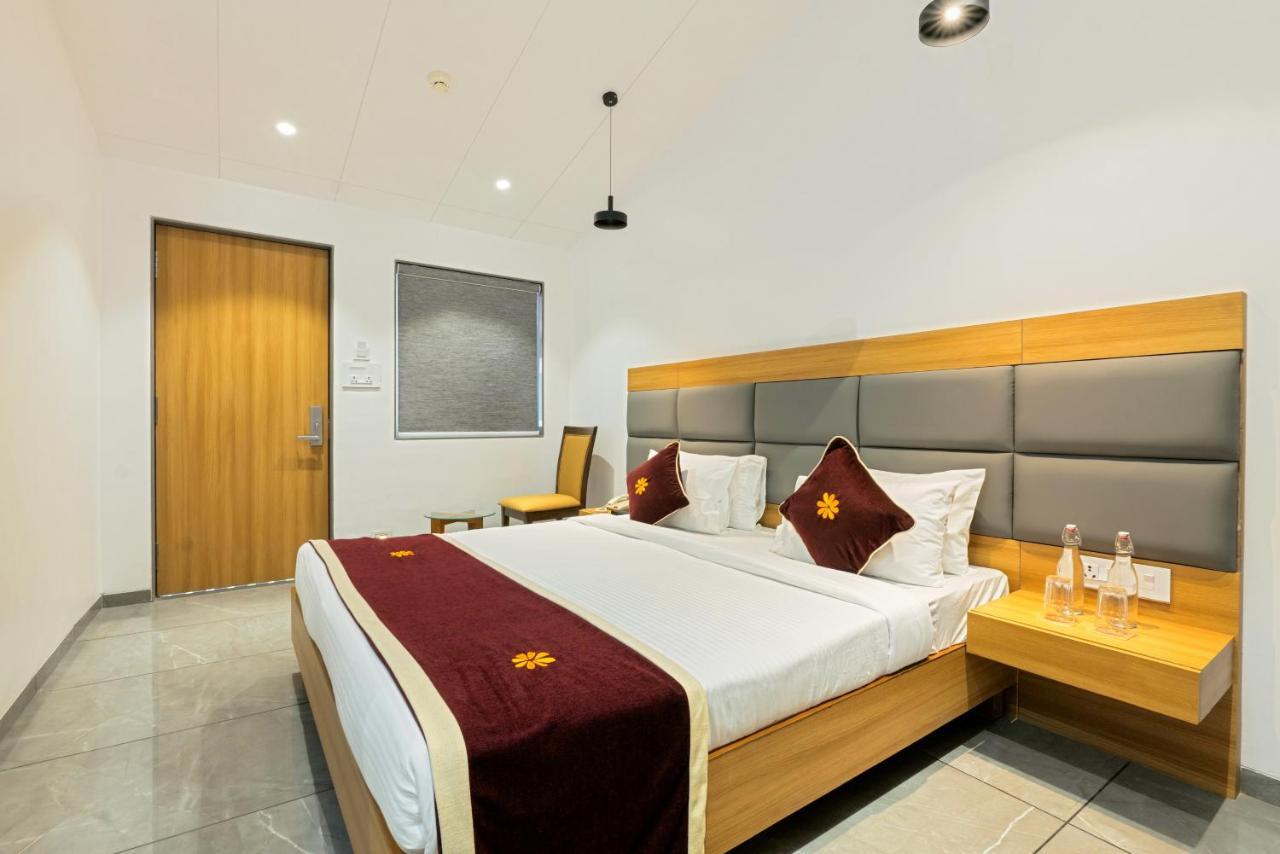 Gold Beach Villa 达曼 外观 照片